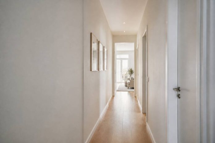 Quelle couleur pour agrandir un couloir et donner une impression d’espace